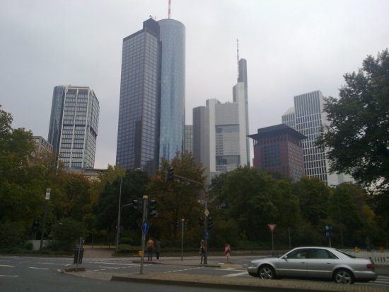frankfurt pankkitornit