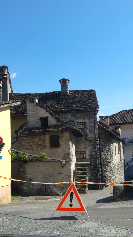 ticino vanha rakennus