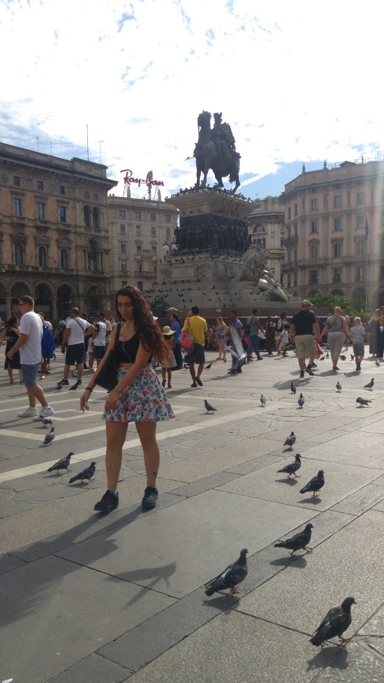 5 milano tyttö ja pulut