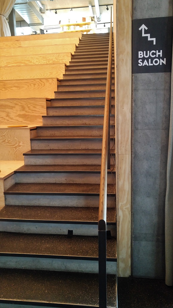 kirjasalonki 1 portaat p