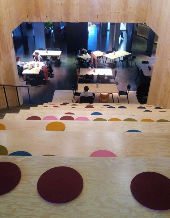 kirjasalonki 9 lauteet ja bistro p