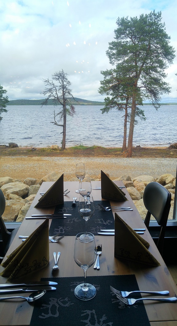 karhunpesäkivi 15 lounasravintola