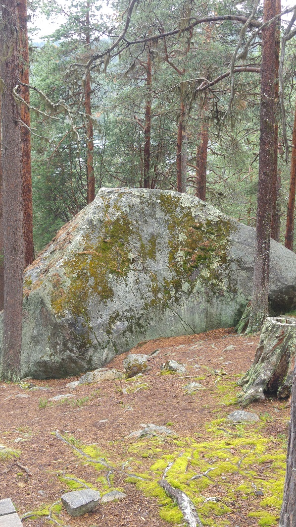 karhunpesäkivi 6 kivi p