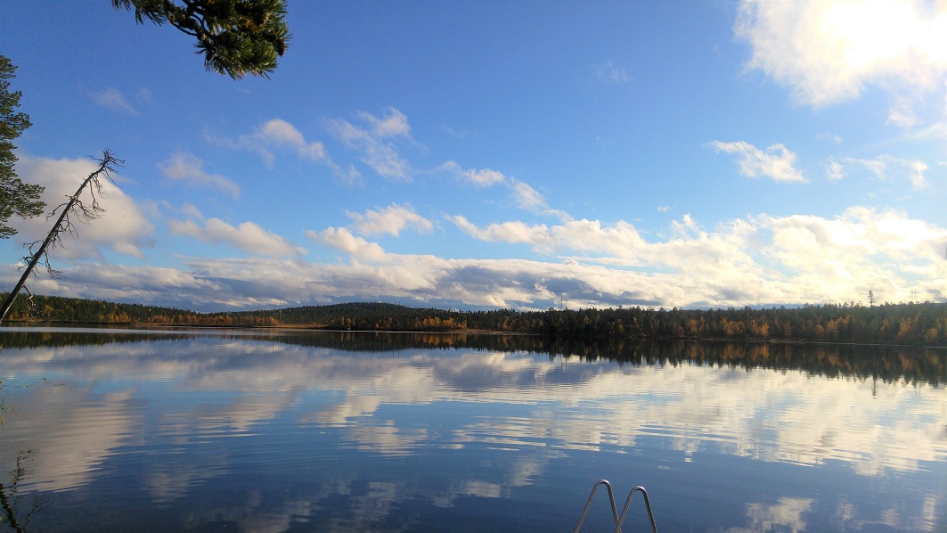 ivalo 27 rantakuva heijastumia