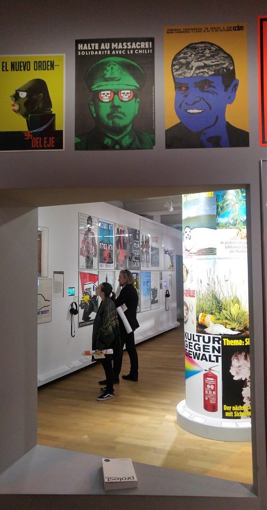 museoyö 12 protestijulisteet 2